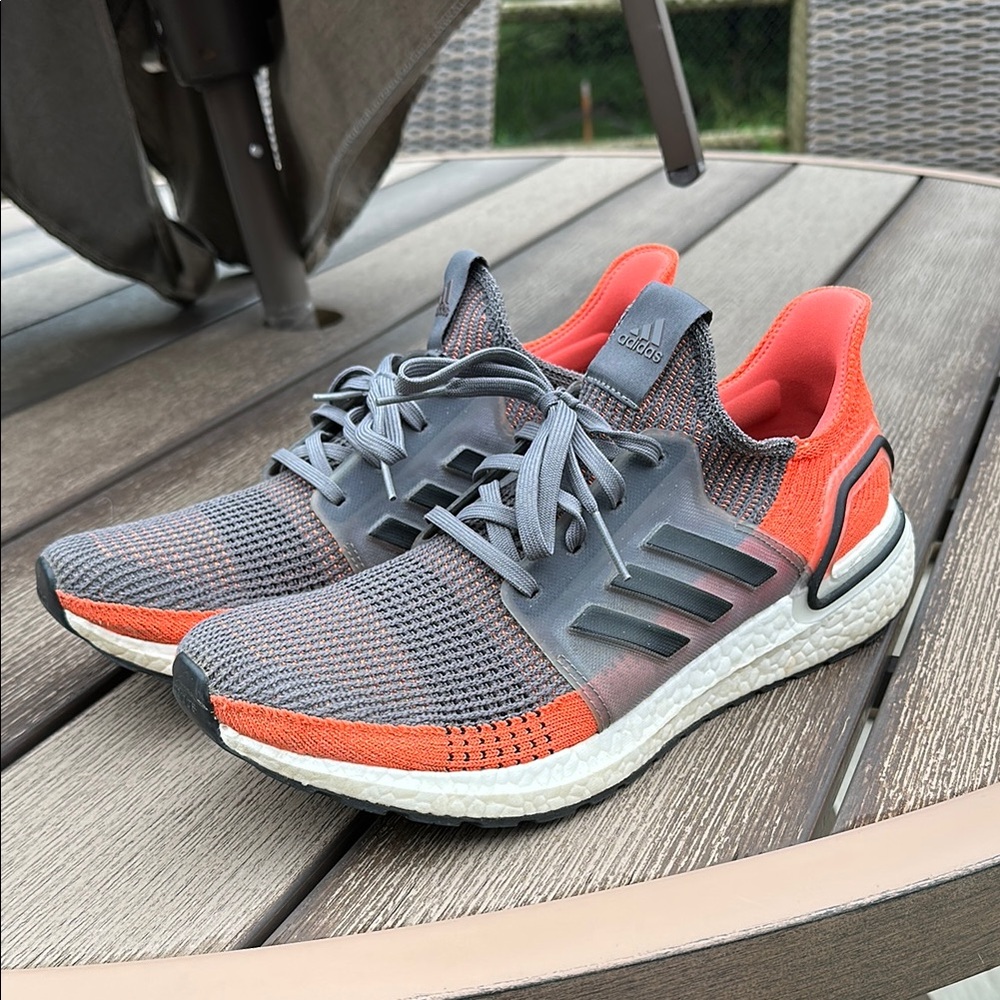 Mens Adidas Ultraboost 19 Gray Orange size 12. Excellent Condition